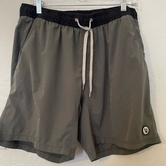 Vuori Men’s Kore Short. Large. GUC. - Picture 4 of 9